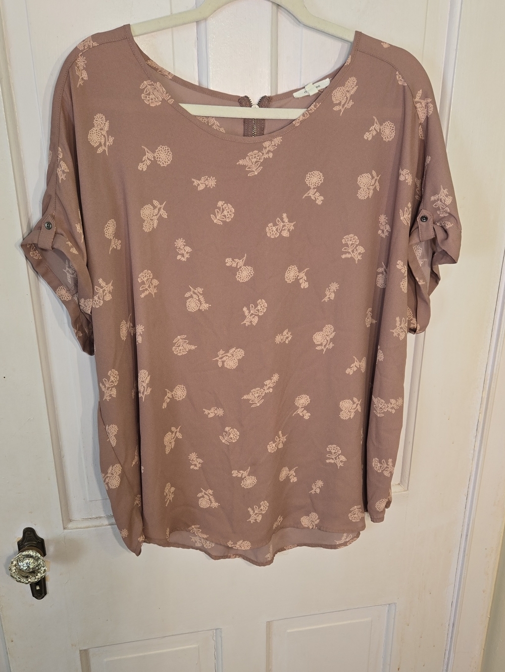 Maurices Dusty PinkTaupe Floral Short Sleeve Blouse Size XXL